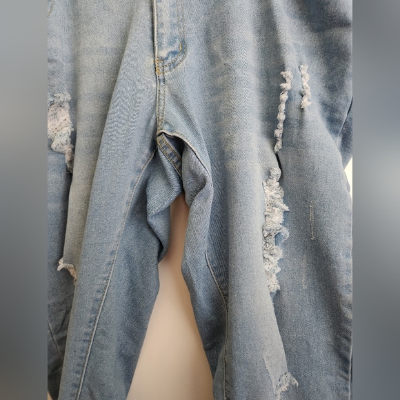Jeans size 18 Distressed light blue - Picture 4 of 9